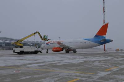 Аэропорт Платов вновь готов принимать и отправлять рейсы, аэродром очистили от снега