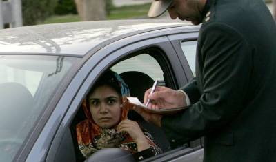 Женщинам-водителям в Туркменистане не выдают новые права и не продлевают старые