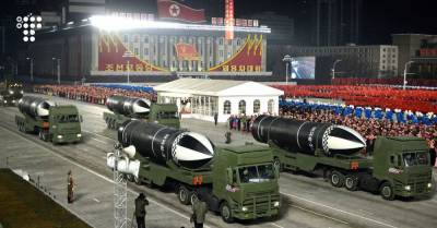 В Северной Корее показали новые баллистические ракеты. Государственные СМИ называют их «самым мощным оружием в мире»