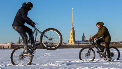 В Петербурге намерены продлить запрет выхода на лёд до середины марта