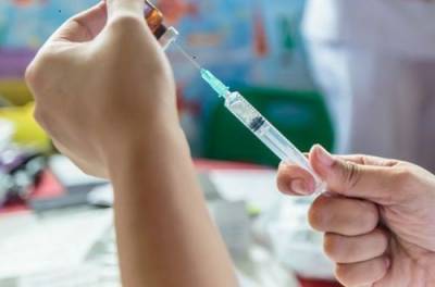 Подписаны контракты на миллионы доз COVID-вакцин, привиться смогут все