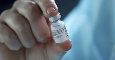 Pfizer сокращает поставки вакцины против COVID-19 в Европу