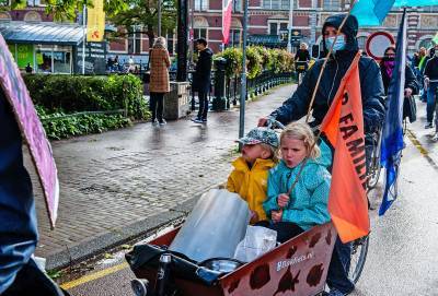 Оскандалившийся с детскими пособиями кабмин Нидерландов уходит в отставку