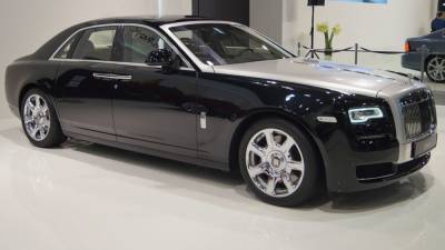 Россияне приобрели рекордное число автомобилей Rolls-Royce