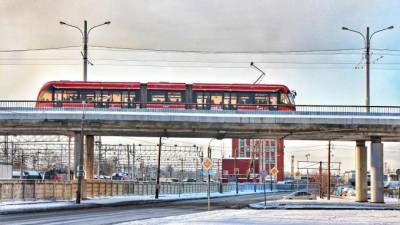 Из-за мороза в Петербурге усилили контроль за состоянием общественного транспорта
