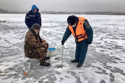 Какова толщина льда на 19 водоемах Смоленщины 15 января