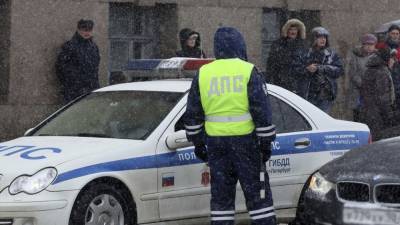 Петербуржец за рулем Volkswagen протаранил кофейню в Петроградском районе