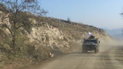 Российские миротворцы сопроводили семь колонн ВС Азербайджана в Карабахе