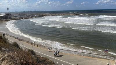Последствия дождя на пляжах Тель-Авива: видео