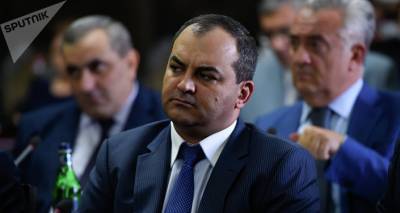 Оганян против Давтяна: экс-министр обороны и генпрокурор Армении выясняют отношения