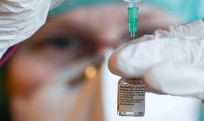 Зарплата от 3500 евро: кто будет курировать вакцинацию в Латвии