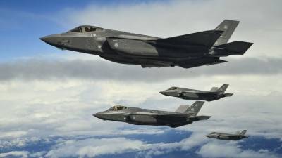 Леонков о противостоянии F-35 и Су-57: американцы пошли по ложному пути
