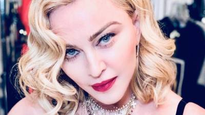 Мадонна приобрела к зиме пуховик от российского бренда