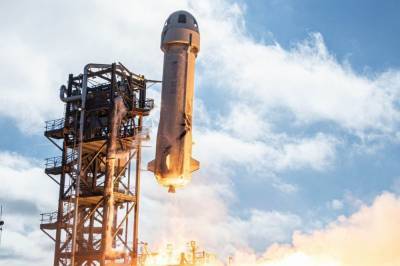 Компания Джеффа Безоса планирует отправить первых туристов в космос уже этой весной, – СМИ