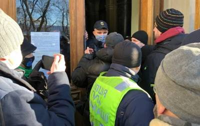 В полиции и ОГА отрицают штурм облсовета в Житомире