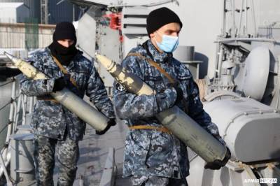 Полная боевая готовность: ВМС Украины начали военные учения