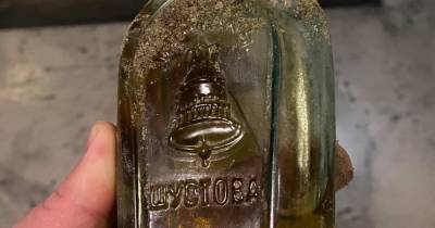 В Одессе рабочие нашли бутылку столетнего коньяка