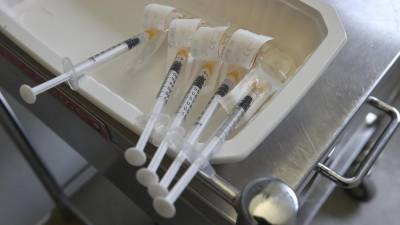 Pfizer снижает темпы производства вакцины