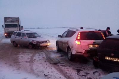 В Ростовской области водитель ВАЗа влетел в столкнувшиеся машины: один погибший