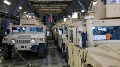 США передали Украине 20 бронемобилей «Хамви» и более 80 лодок