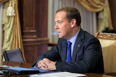 Медведев спрогнозировал судьбу доллара при Байдене