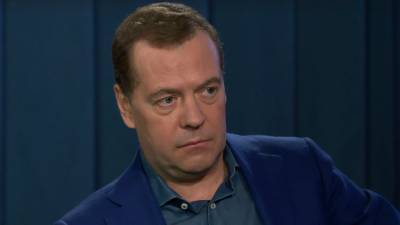 Медведев назвал штурм здания Конгресса "апогеем холодной войны" в США