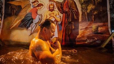 Милонов усомнился в приобретении духовного опыта на крещенских купаниях