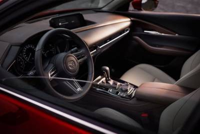 Mazda начала продажи кроссовера CX-30 в России