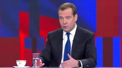 Медведев подверг критике массовую блокировку Трампа в соцсетях