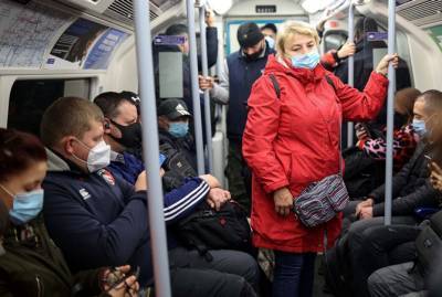 Коронавирус в Украине: 7 729 новых случаев, в больницы доставлено более двух тысяч человек