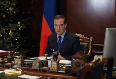 Судьбу доллара при Байдене спрогнозировал Медведев