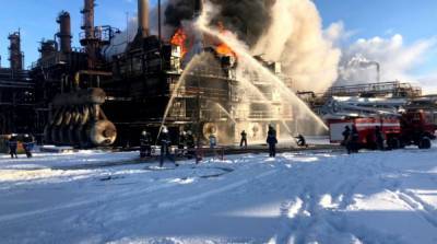 Полсотни спасателей тушили пожар на химзаводе в Ивано-Франковской области