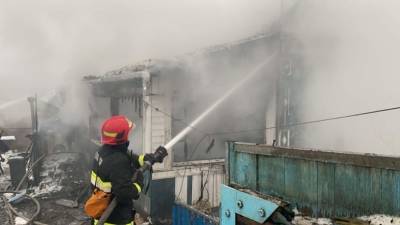 В Приозерском районе из пожара вывели обгоревшего мужчину