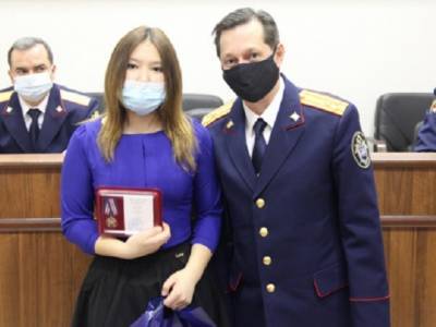 В Челябинской области наградили двух школьниц за спасение детей, провалившихся под лед