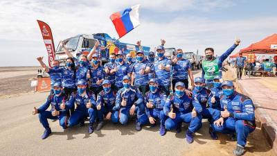 Путин поздравил экипаж команды «КАМАЗ-мастер» с победой в «Дакаре»