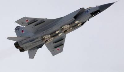 Российские МиГ-31БМ заступили на боевое дежурство в Арктике