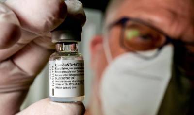 Латвия пожаловалась в Еврокомиссию на проблемы с поставками вакцины Pfizer