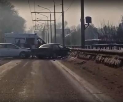 В Новокузнецке столкнулись два автомобиля