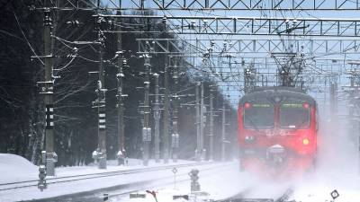 Электричка сбила мужчину на ж/д станции в Москве