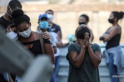 Новый штамм COVID-19 заражает людей повторно: в Бразилии бьют тревогу