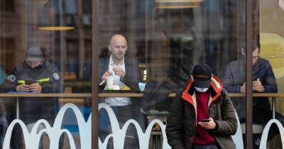 В Украине запретили обслуживать клиентов кафе на русском языке
