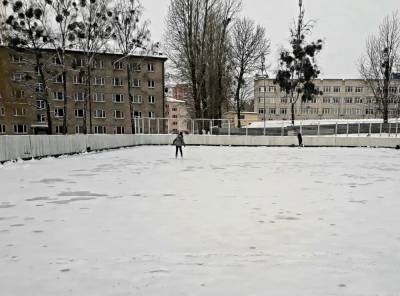 В выходные на каток! В Гродно заливают катки и хоккейные площадки. Расписание и цены