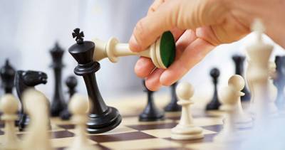 Узбекистанских школьников будут учить шахматам на уроках физкультуры