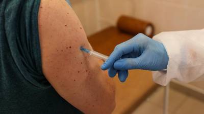 Вакцинация медработников вакциной «Спутник V» началась в Белоруссии