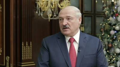 Лукашенко объяснил, почему затянулись протесты