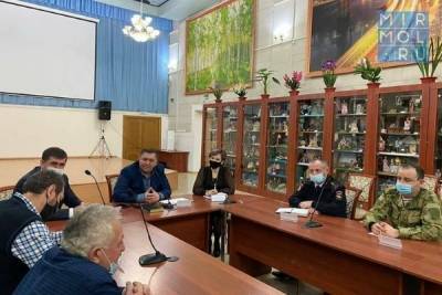 Вопросы патриотического воспитания молодежи обсуждены на совещании в Кизляре