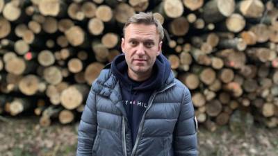 Навальный появился на публике в необъяснимо дорогих вещах
