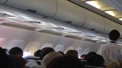 Уфимского блогера высадили из самолета в США из-за телефонного разговора
