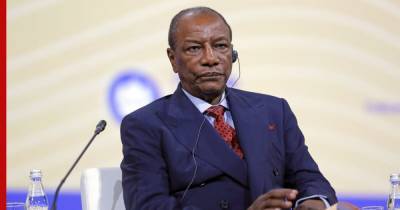 Президент Гвинеи Альфа Конде привился российской вакциной "Спутник V"