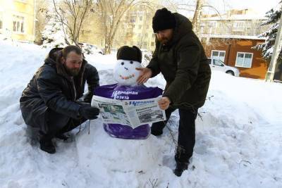 Падают снега, встают снеговики. Как в Ульяновске проживают капризную зиму